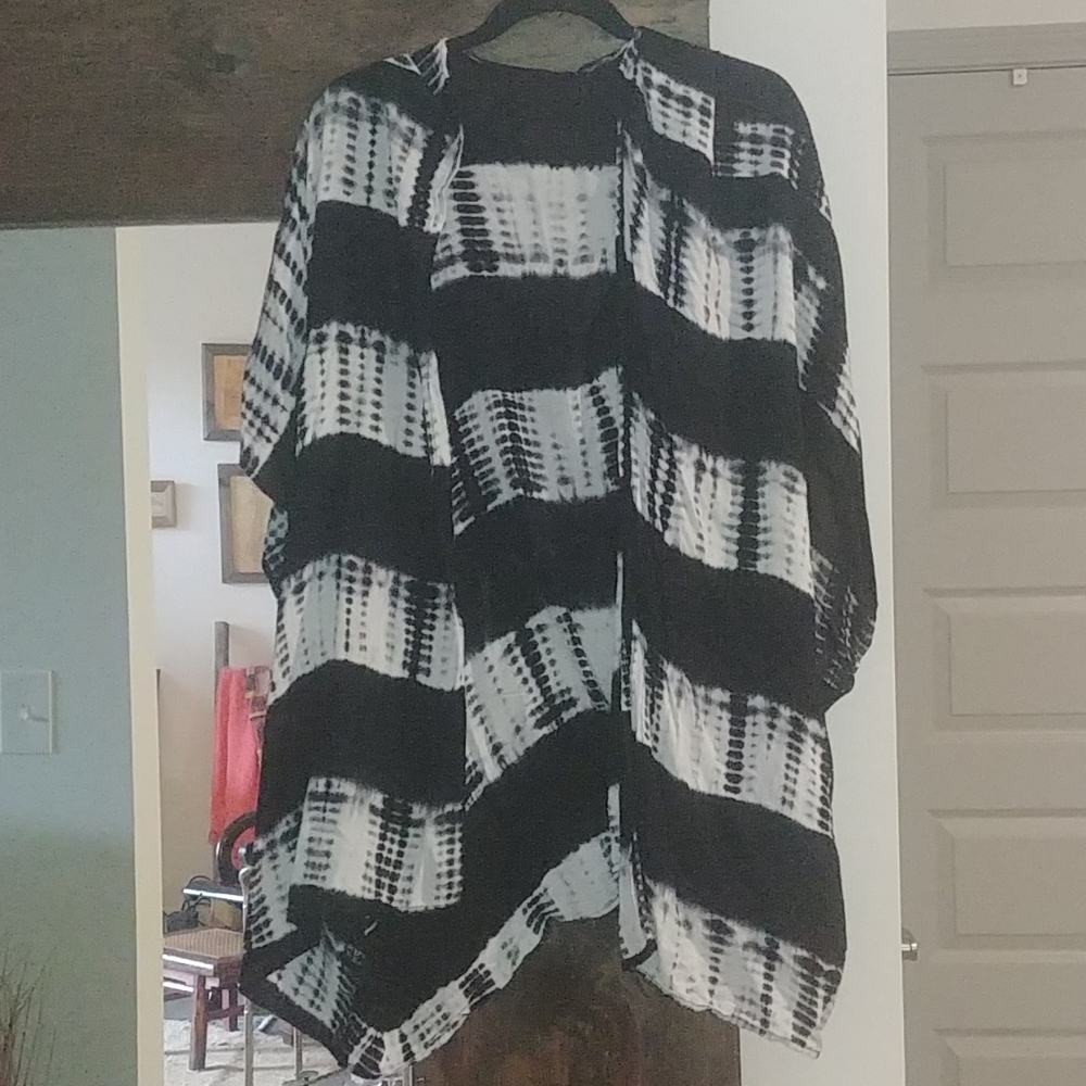 Black and white Tie-dyed kimono